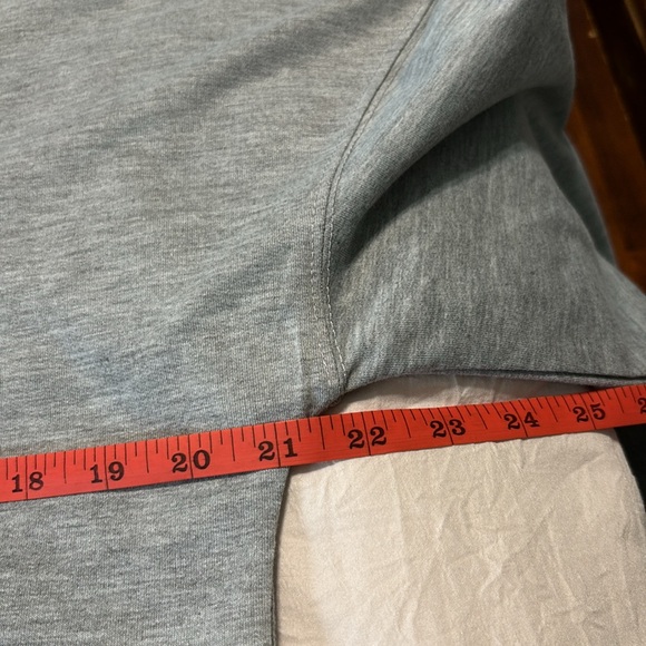 SHEIN Gray Lightweight Cropped 1/4 Zip Size L - Picture 8 of 10